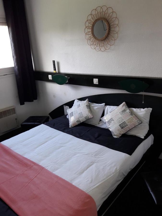 Hotel Mervil Airport Neuf-Berquin Kültér fotó